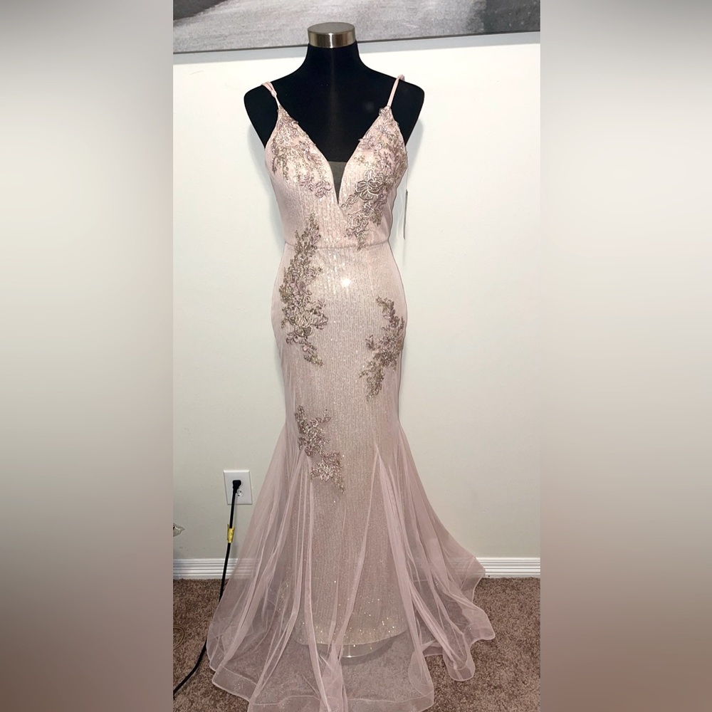 Prom dress, XSCAPE dress, Sequin Sweetheart Neckline Sleeveless Mermaid Gown.